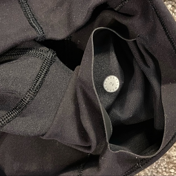 Lululemon In Movement Tight 25" Size 2 - Picture 4 of 9